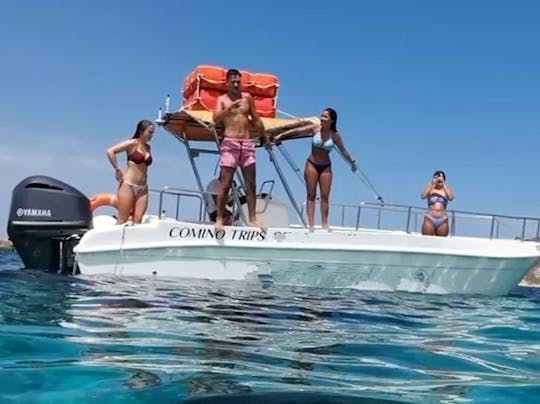 Location de bateaux à moteur Open de 24 pieds à Malte