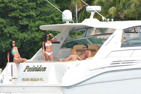 ¡Searay Sundacer de 48 pies de largo en Miami Beach!