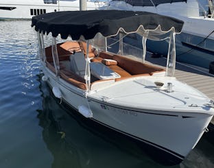 21' Luxury Electric Duffy Boat in Newport Beach