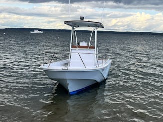 Barco Boston Whaler de 22 pés com capitão ou a casco! Entre na água hoje!