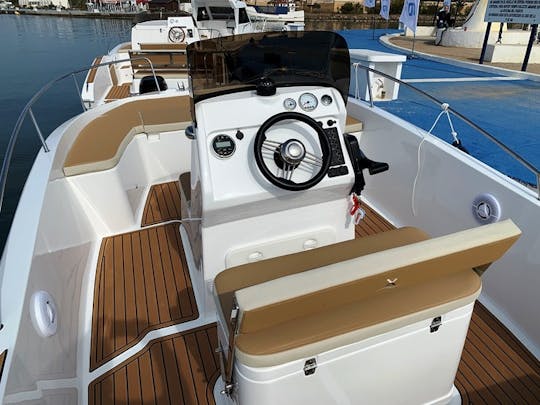 BENALMADENA: NUEVO 2025!!! ESPECTACULAR BARCO PARA 8 PERSONAS