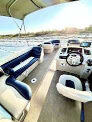 Tritoon Bennington de 24 pies con motor Suzuki de 175 CV en alquiler en Bradenton