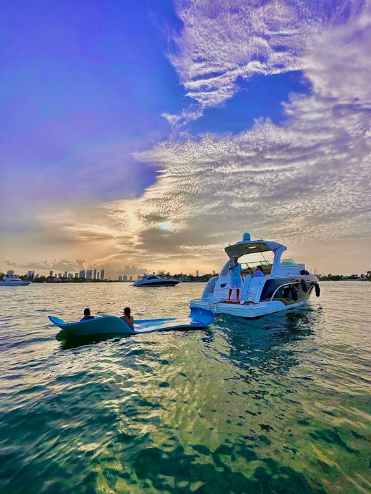 Formula 37 Motor Yacht Rental in Miami Beach, Florida! Very Clean!
