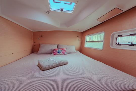 Catamarán de lujo Lagoon con capacidad para hasta 18