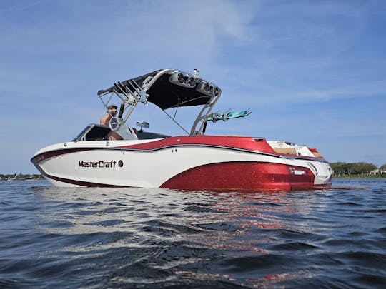 Tabla de wakeboard, wakesurf, foil/tube o Hangout MasterCraft X24 para hasta 12 personas