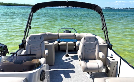 2021 Cypress Cay tritoon, seats up to 13ppl