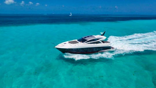 Sunseeker 64’ with Superyacht Crew. Visit Isla Mujeres in Style!