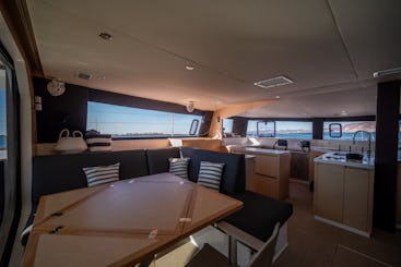 Experiência de trimarã Ultra Luxury 2023 de 51 pés no Mar de Cortez