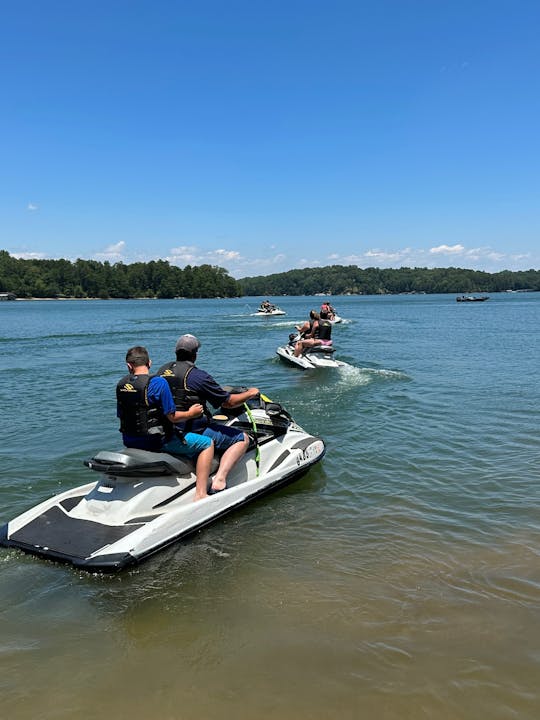 Excursions guidées en jetski hautement recommandées sur le lac Lanier !