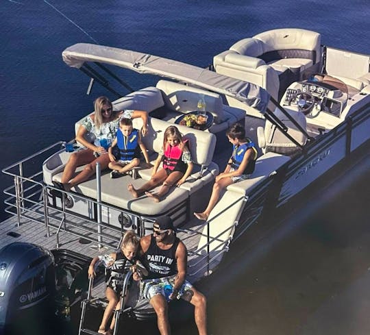  Pontoon 2023 Party Boat up to 12 people!