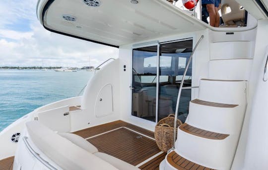 44ft Meridian Flybridge Motor Yacht