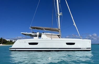 44ft Helia Fountinae Pajot Catamaran for sailing in Turks and Caicos 