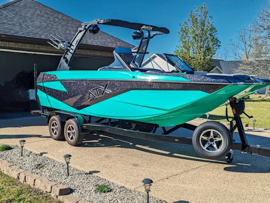 Captained Championship Wakesurf Boat for Cruise/Surf/Swimming at Beaver Lake