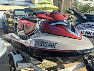 Jet ski SURALIMENTÉ de 200 ch et plus de 70 mi/h disponible sur Canyon Lake, au Texas