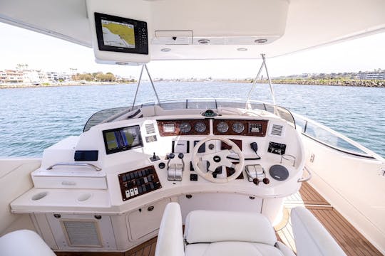  60ft Sea Ray Flybridge Yacht with Captain & Crew