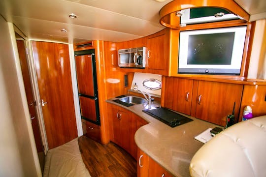 Luxury Experience 36ft FlyBridge Yacht in La Cruz de Huanacaxtle, Mexico