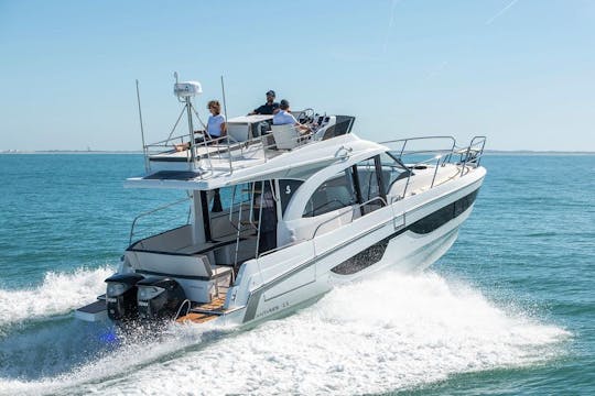 Lake Powell: New Fly Bridge Yacht! 