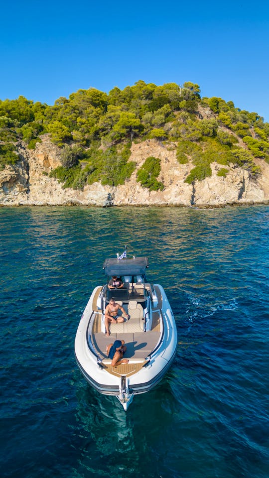 Feel The Energy And Luxury Of Cruising Around The Aegean Sea With “Kimothoi”.