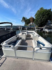 Good Vibes and Boat Rides on Lake Hopatcong, NJ