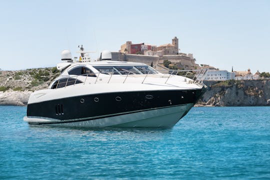 Sunseeker Predator 72 “M/Y Nº9" em Ibiza: linhas agressivas e perfil elegante