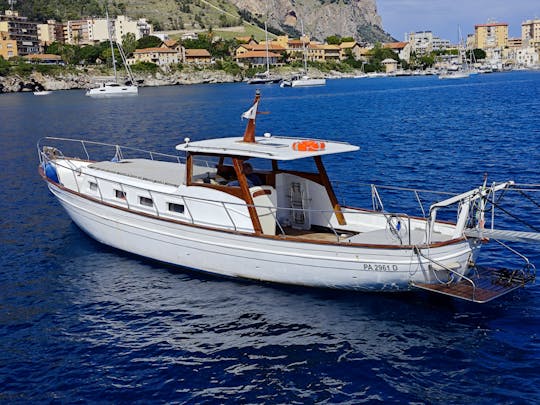 Vintage vibes on the sea: explore Palermo on a classic 12 m gozzo