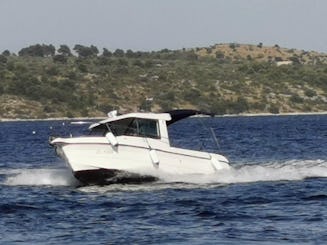 Sas Vektor 700 Zadar Speedboat