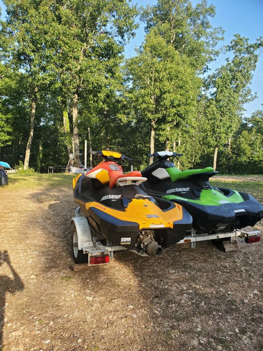 2016 seadoo jet ski waverunner and 2022 seadoo jet ski waverunner in Branson