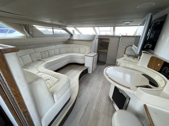 ¡Yate Sea Ray Flybridge de dos pisos y 50 pies!