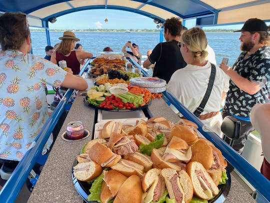 ¡Barra de pontones con pedales personalizada! ¡El barco de fiesta favorito de Charleston con sistema estéreo!