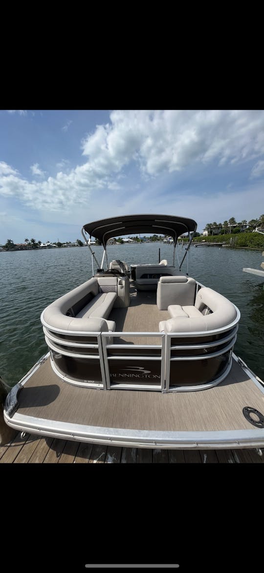 Luxury Bennington Tritoon 150HP fishing series Sx21 