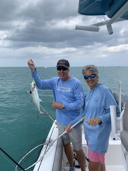 Ultimate Center Console Adventure — Pesca, natação, passeios em bares e diversão para todos!