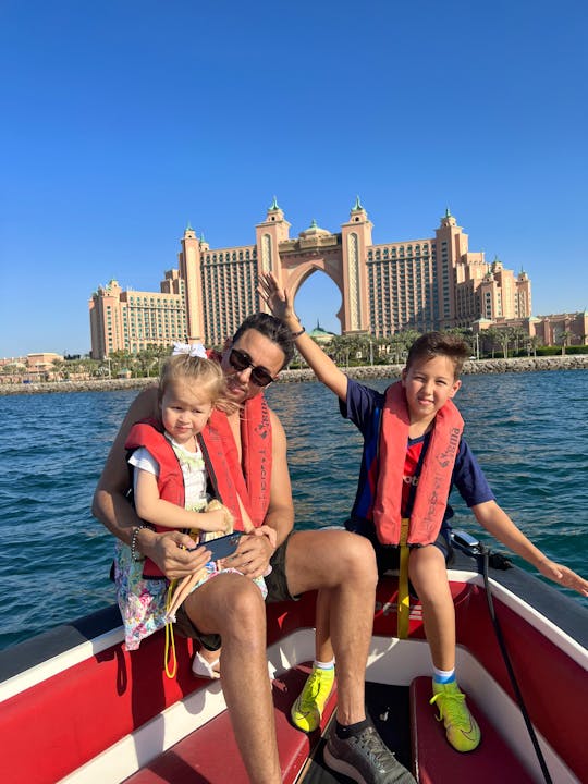 The Black Boats luxury speedboats tours in Dubai Marina!