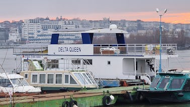 Delta Queen - House Boat - jusqu'à 12 personnes peuvent dormir dans une chambre séparée