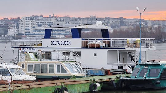 Delta Queen - House Boat: hasta 12 personas pueden dormir en una habitación separada