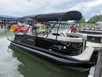 2024 Pontoon MirageX3 CLZ | Fun party boat, lake ready family fun 