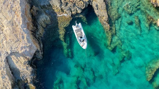 Excursion d'aventure en bateau à moteur RIB ST650 de 22 pieds à Paros