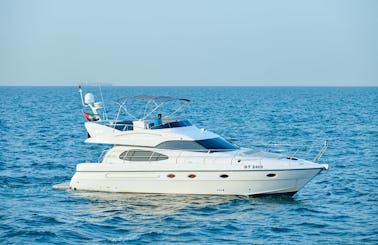 Premium Yacht - Capacity 17 people 