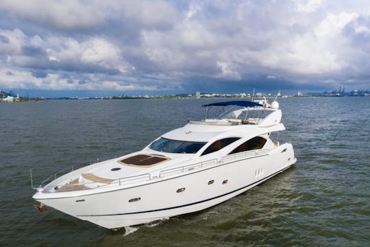 Martlet、Sunseeker 82フィート豪華メガヨットは家族やパーティープランに最適