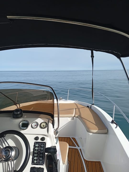 BENALMADENA: NUEVO 2025!!! ESPECTACULAR BARCO PARA 8 PERSONAS