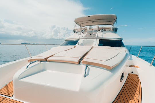 Déjese disfrutar de este magnífico yate Sea Ray de 50 pies