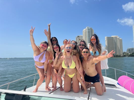 Miami Yacht Tour: Luxury, Fun, and Memories for All