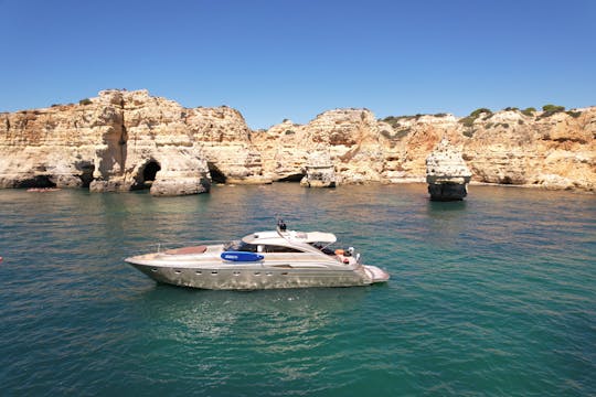 Princess V65 | Marina de Vilamoura | Location de yacht avec skipper