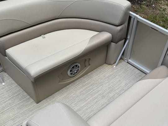 2017 Avalon Pontoon: DIA PERFEITO NO LAGO