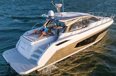 51' 2022 Azimut Atlantis + 2 Seabobs Yacht Charter em East Hampton, Nova York