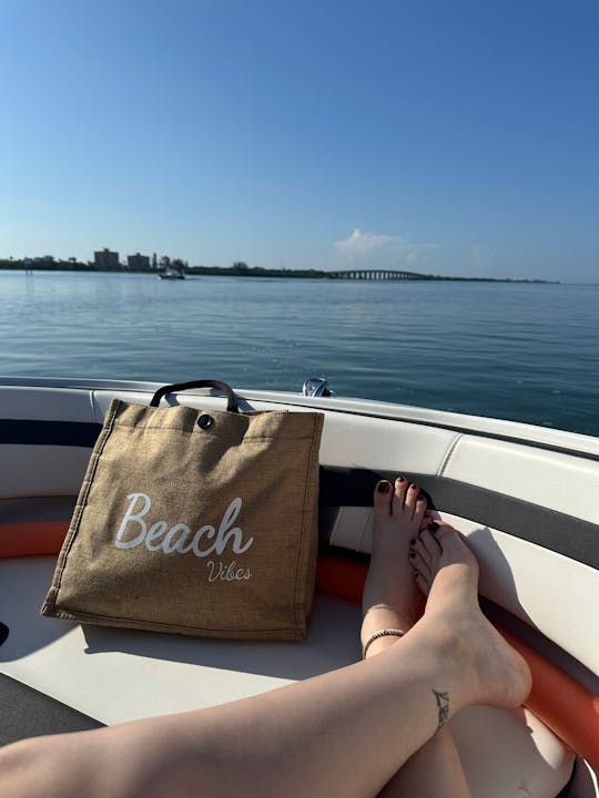 Croisière avec style — Monterey Bowrider de 20 pieds à louer près de Venise