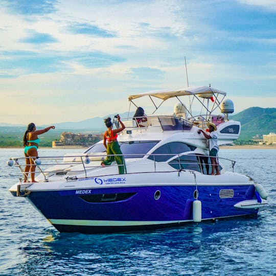 Luxury Azimut yacht in Cabo San Lucas 