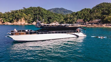 Mega Yacht de luxo 100' Chica Limusine of the Sea 2: Puerto Vallarta