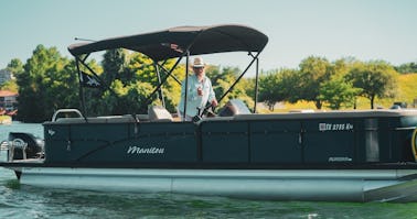 Luxury Tritoon Charter no Lago Travis com a melhor empresa de aluguel de barcos de Austin