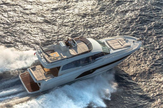 Prestige 590 Jeanneau Power Mega Yacht Charter in Saint-Tropez