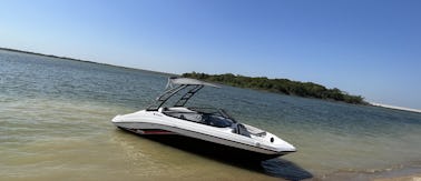 Experience the Thrills of Yamaha AR190 Boat Rental at Lake Lewisville